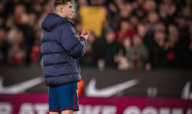 足球直播-费尔明赛后社媒：为球队骄傲，凭借这样的斗志能取得大成就