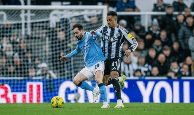 篮球直播-里程碑！B席第436次代表曼城出战，跻身队史出场次数前十名