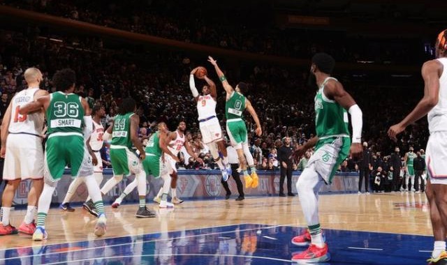 足球直播-从落后25分到一击致命 巴雷特神奇绝杀点燃麦迪逊