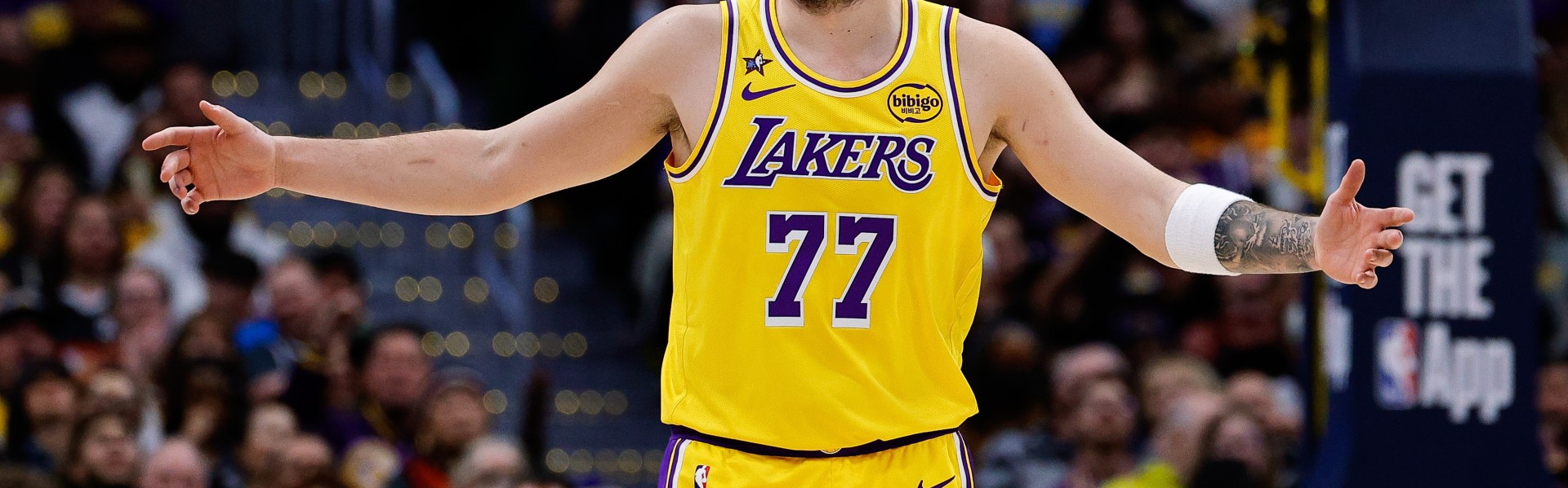 欧冠直播-东契奇谈票王：感谢每个为我投票的球迷 我只是来逐梦的一个小孩