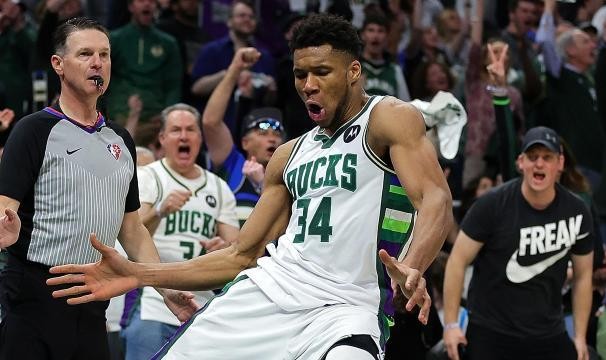 篮球直播-字母哥渴望再进化 看救赎之路继续学习科比