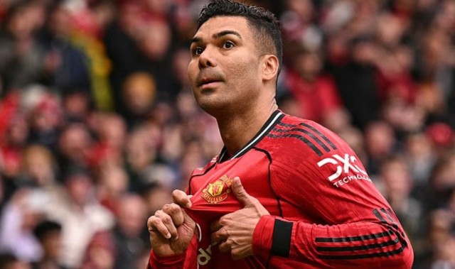 英超直播-邮报：曼联更衣室希望卡塞米罗留队，但他离队是俱乐部的决定